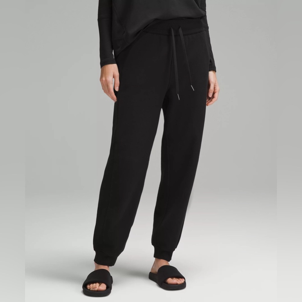 Lululemon Scuba Joggers Sweat Pants High Rise Relaxed Full Length Black Size 4